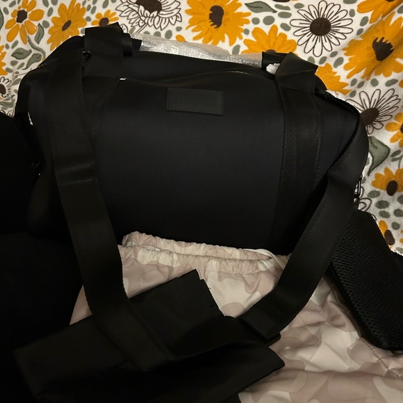Dagne Dover Landon Duffel Medium in Onyx NWOT - Picture 1 of 7